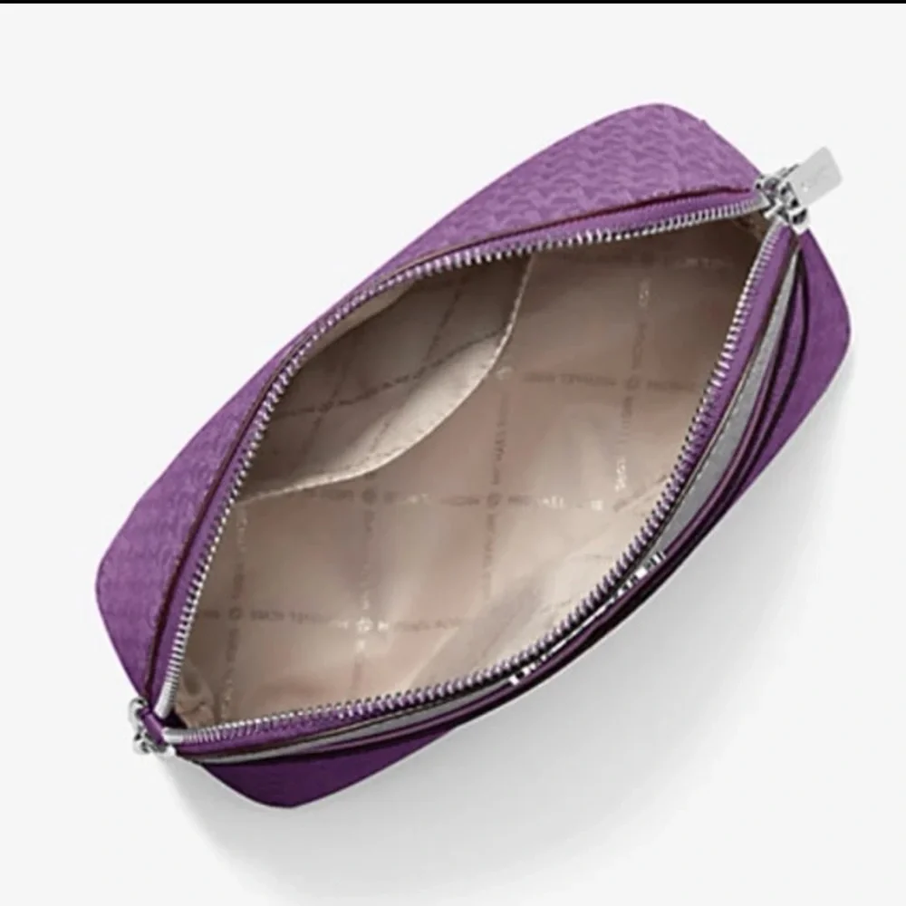 MICHAEL KORS Jet Set Travel Color-Block Signature Logo Crossbody Bag
Dark Purple - Picture 15 of 16